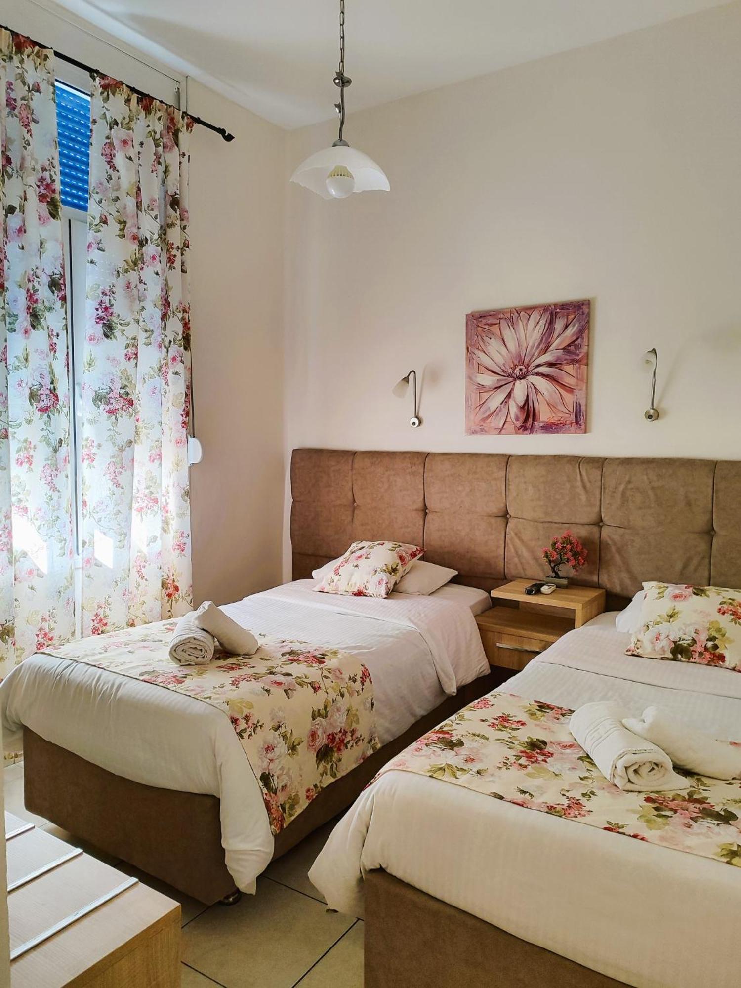 Pelineon 3* Chios Town